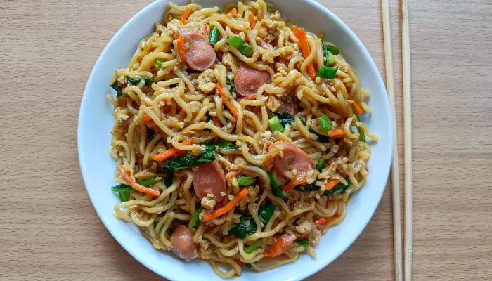 Mie Nyemek Bu Siti, Kuliner Legendarisnya Yogyakarta Sekali Coba Langsung Ketagihan!